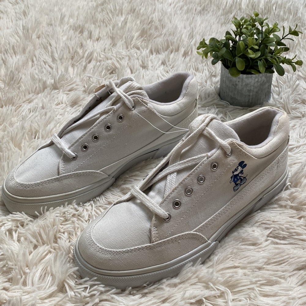 🎉2XHP🎉 Disney Vintage Mickey Mouse Canvas Sneakers 💗 White - Picture 2 of 16